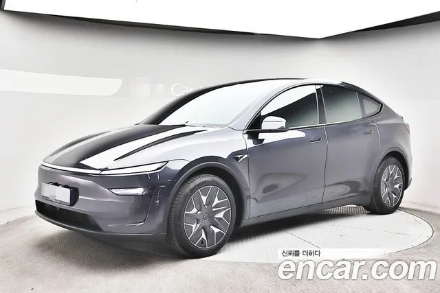 Tesla Model Y L Long Range AWD