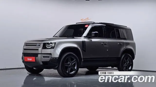 Land Rover Defender 110 P300 X-Dynamic SE