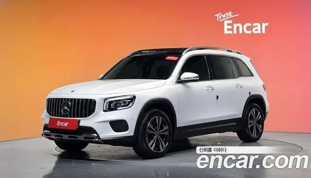 Mercedes-Benz GLB-Class GLB220