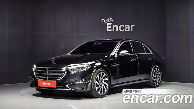 Mercedes-Benz E-Class E300 4MATIC Exclusive