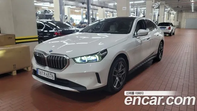 BMW 5-Series 520i