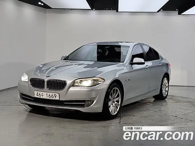 BMW 5-Series 528i