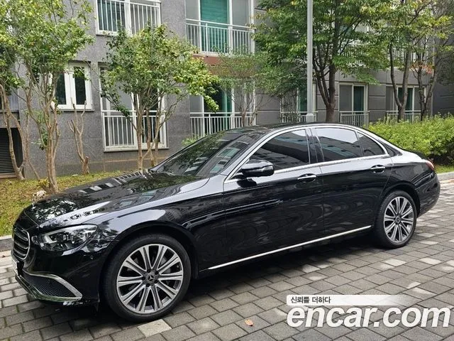 Mercedes-Benz E-Class E300e 4MATIC Exclusive