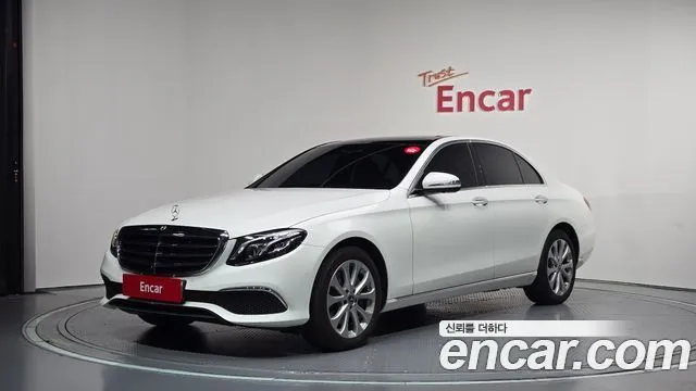 Mercedes-Benz E-Class E300 4MATIC Exclusive