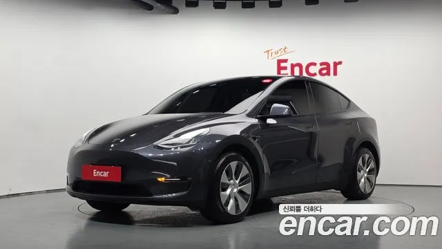 Tesla Model Y Standard Range RWD
