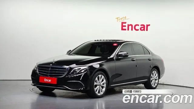 Mercedes-Benz E-Class E300 4MATIC Exclusive
