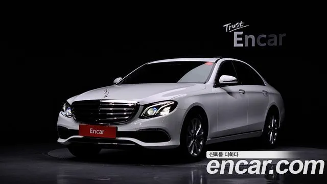 Mercedes-Benz E-Class E300 4MATIC Exclusive
