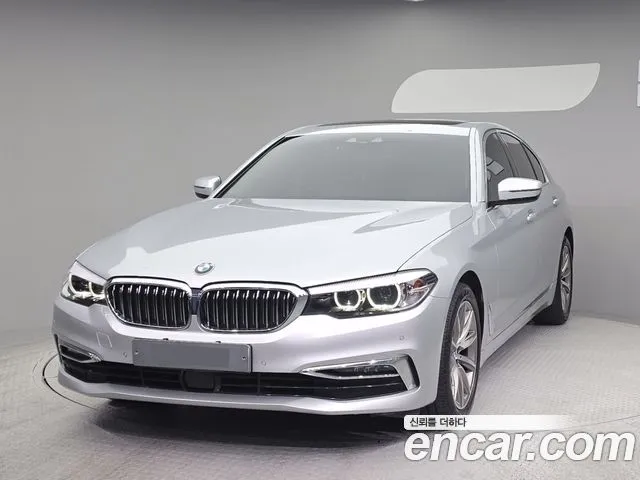 BMW 5-Series 520i Luxury