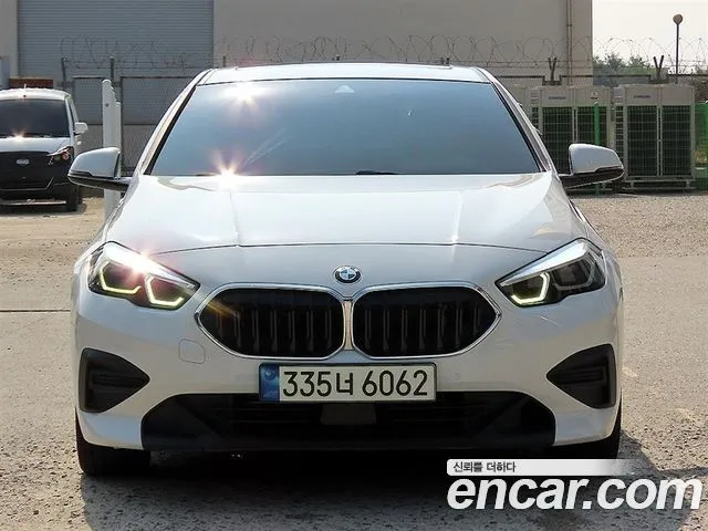 BMW 2-Series 220i Advantage