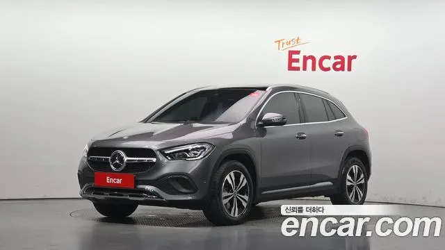 Mercedes-Benz GLA-Class GLA220