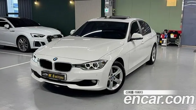 BMW 3-Series 320i