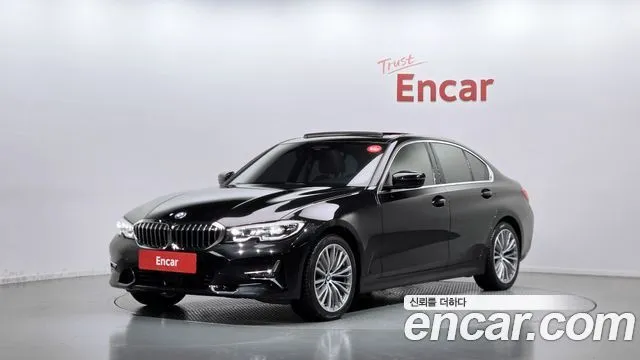 BMW 3-Series 320i Luxury
