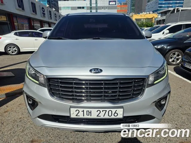 Kia Canival Gasoline 9-Seater Prestige