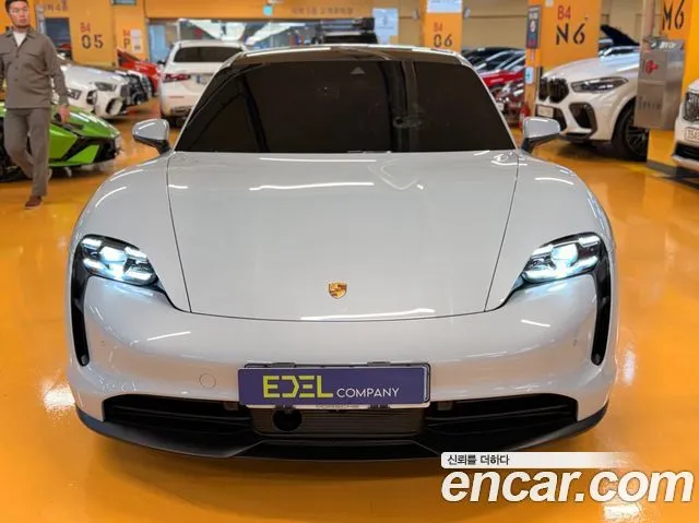 Porsche Taycan 4S