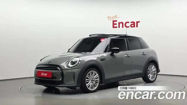 Mini Cooper 5Door Classic Plus Launch Pack