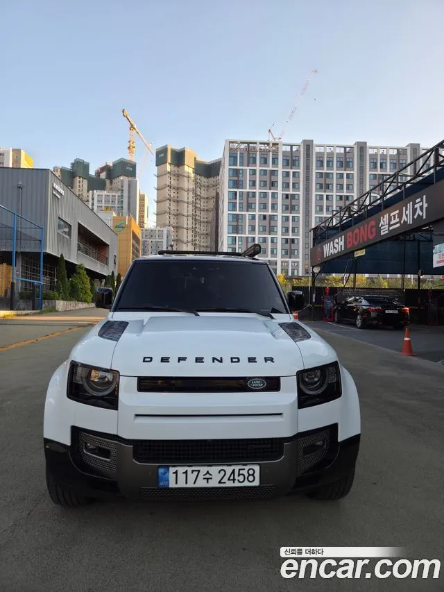 Land Rover Defender 110 P300 X-Dynamic SE