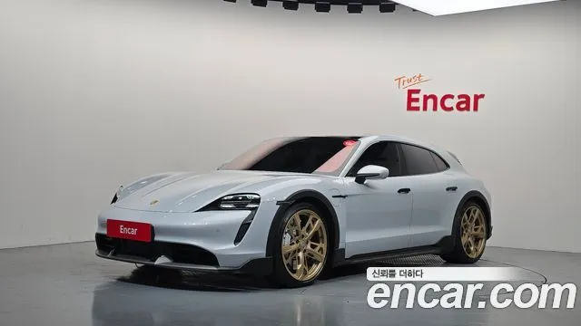 Porsche Taycan Turbo Cross Turismo