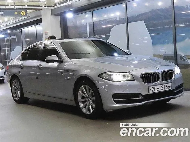 BMW 5-Series 528i