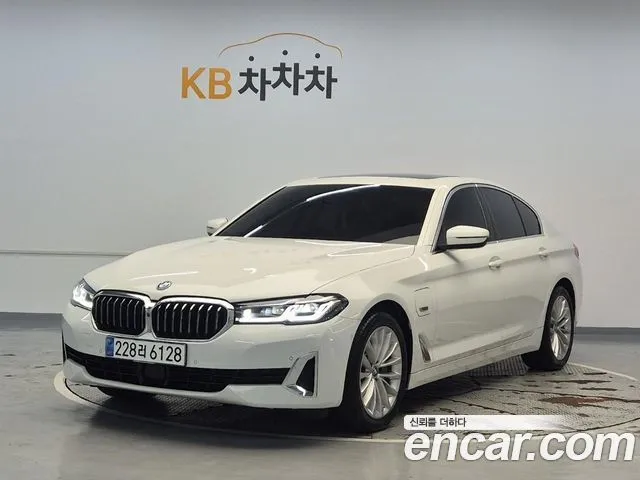 BMW 5-Series 530e Luxury