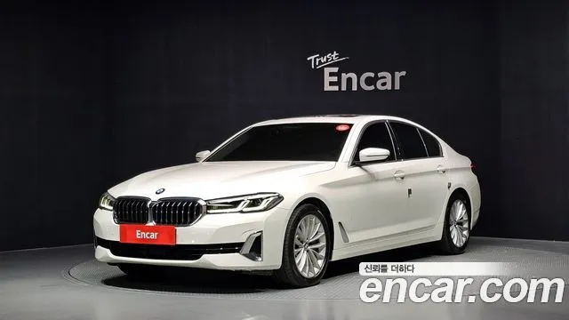 BMW 5-Series 530i xDrive Luxury