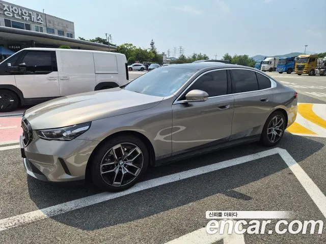 BMW 5-Series 520i