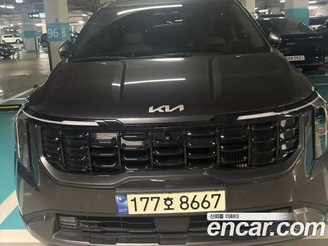 Kia Canival HEV 9seater Gravity