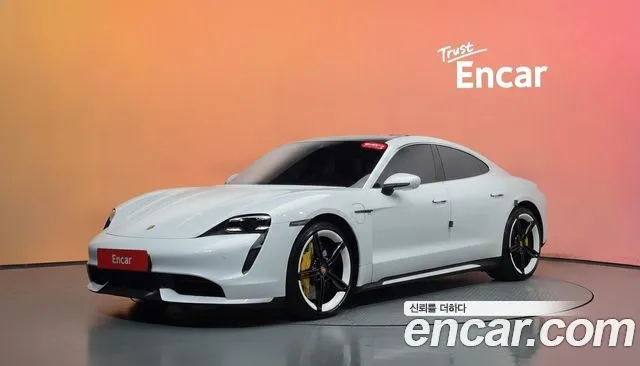 Porsche Taycan Turbo