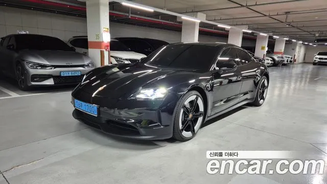 Porsche Taycan Base 4