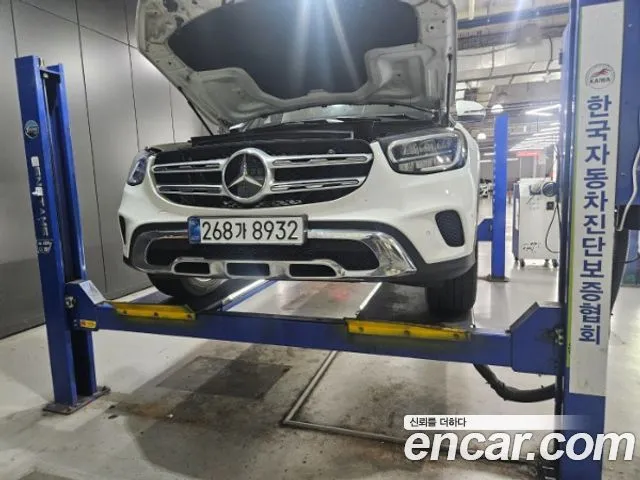 Mercedes-Benz GLC-Class GLC300e 4MATIC