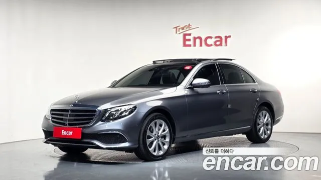 Mercedes-Benz E-Class E300 4MATIC Exclusive