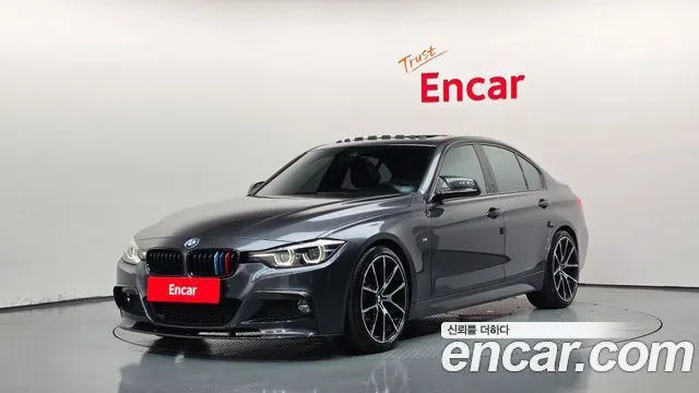 BMW 3-Series 330i M Sport Shadow