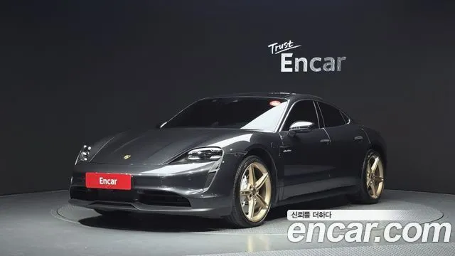 Porsche Taycan 4S