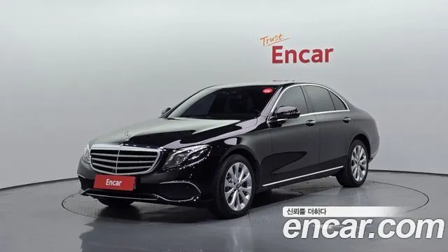 Mercedes-Benz E-Class E300 4MATIC Exclusive