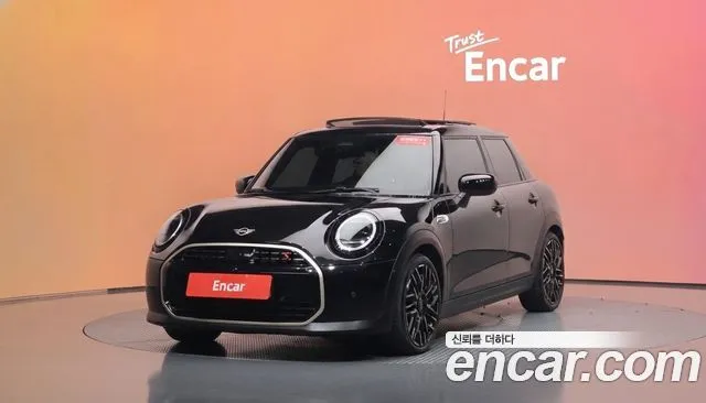 Mini Cooper 5 Door Favoured