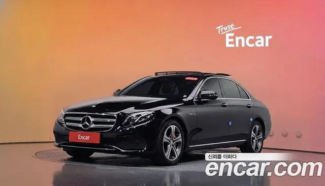 Mercedes-Benz E-Class E300 4MATIC Avnatgarde
