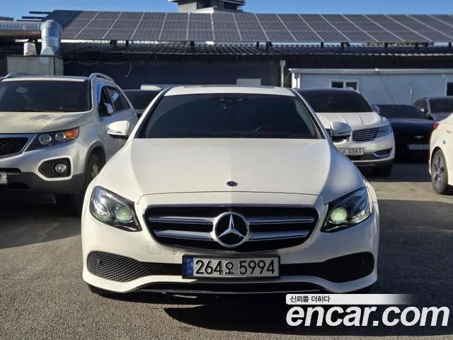 Mercedes-Benz E-Class E300 4MATIC Avnatgarde
