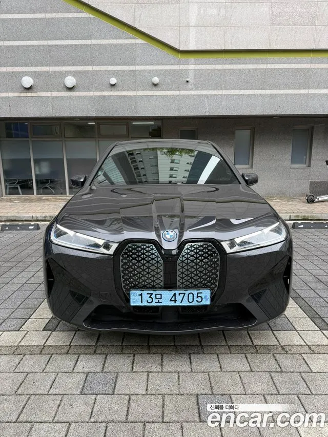 BMW iX xDrive M60