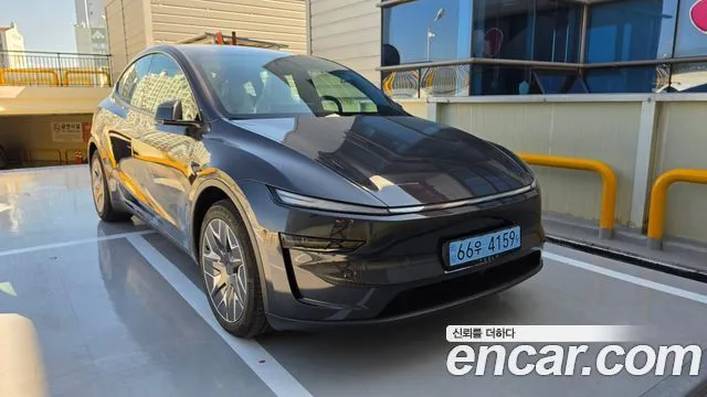 Tesla Model Y L Long Range AWD
