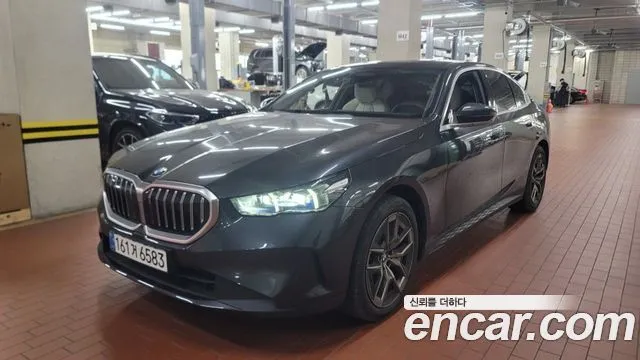 BMW 5-Series 520i