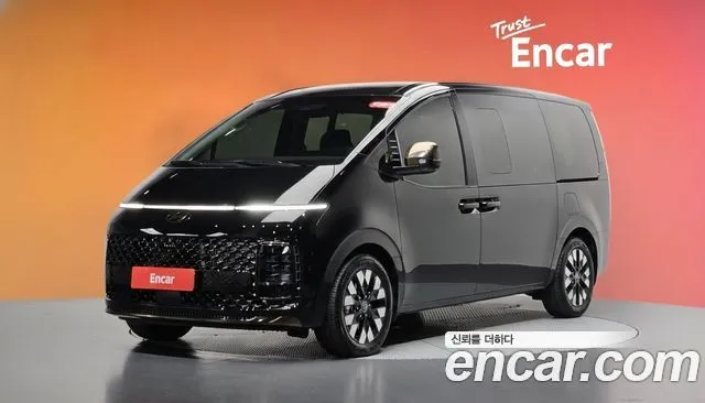 Hyundai Staria HEV 1.6 Lounge 7-Seater