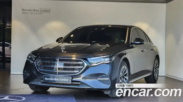 Mercedes-Benz E-Class E300 4MATIC Exclusive