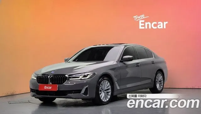 BMW 5-Series 530e Luxury