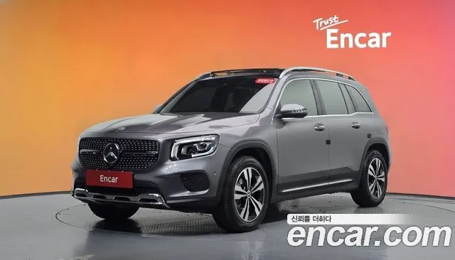 Mercedes-Benz GLB-Class GLB220