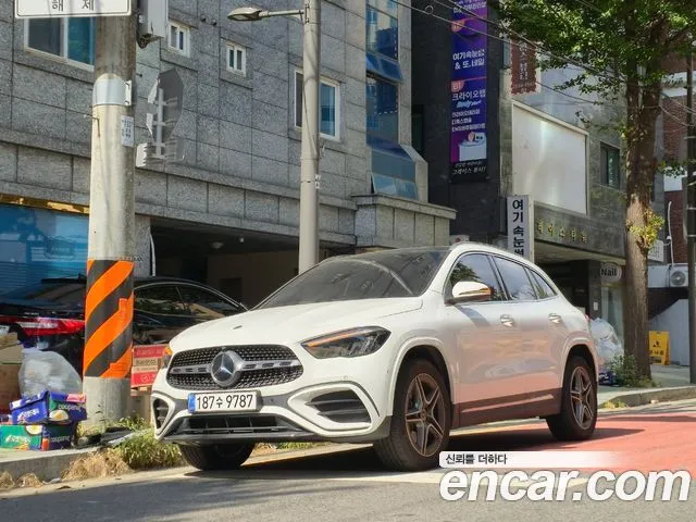 Mercedes-Benz GLA-Class GLA250 4MATIC