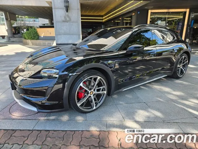 Porsche Taycan 4S Cross Turismo
