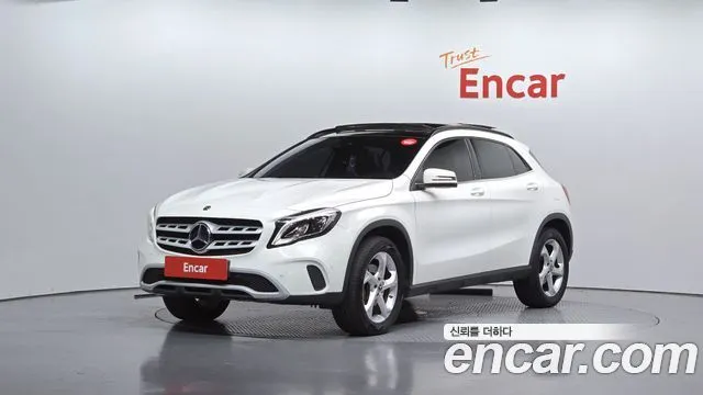 Mercedes-Benz GLA-Class GLA220