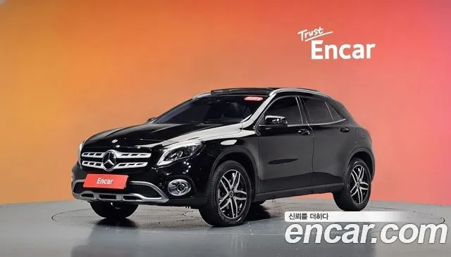 Mercedes-Benz GLA-Class GLA220 Premium