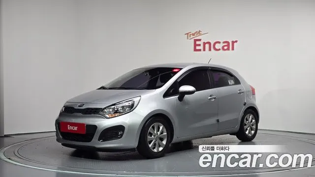 Kia pride 1.4 MPI Hatchback
