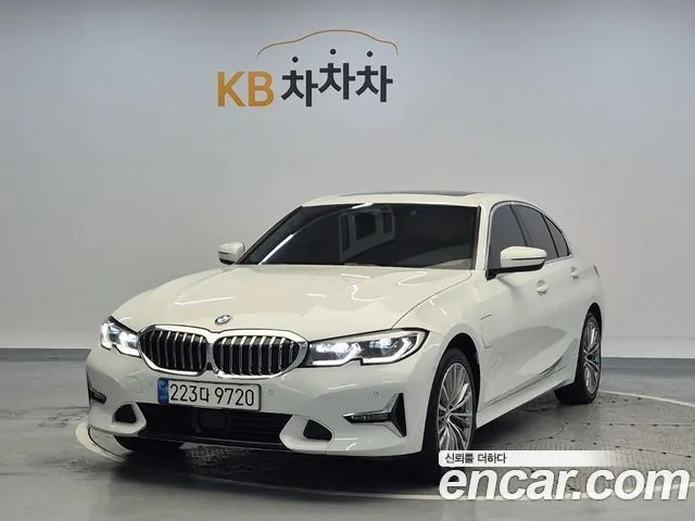 BMW 3-Series 330e Luxury