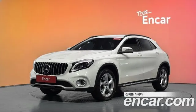 Mercedes-Benz GLA-Class GLA220